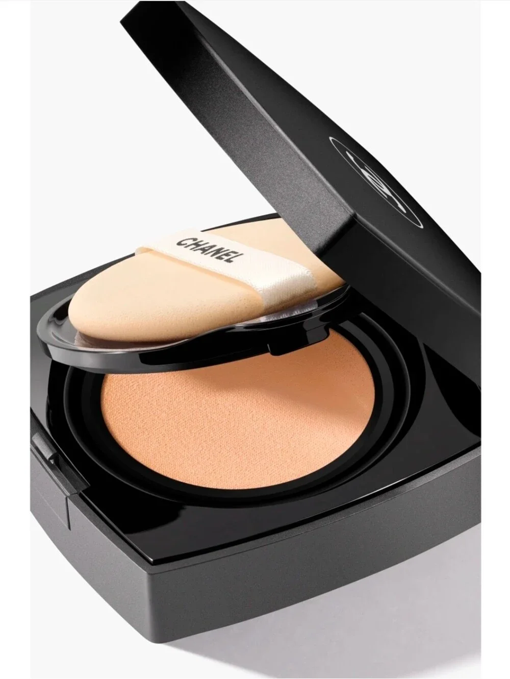 NEW~ CHANEL ULTRA LE TEINT CUSHION Longwear Touch Foundation B20
